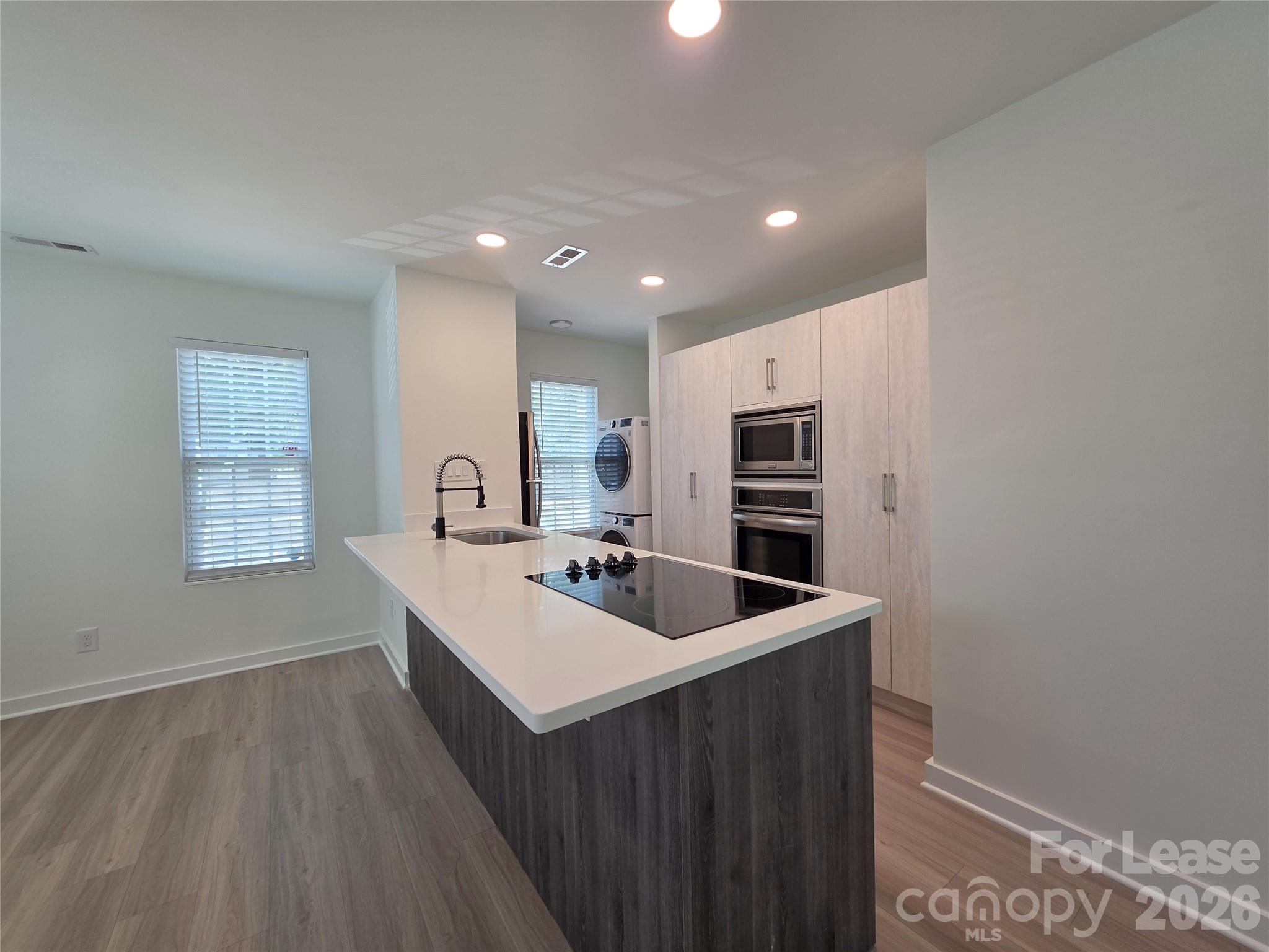1525 Briar Creek Road B Property Photo 4