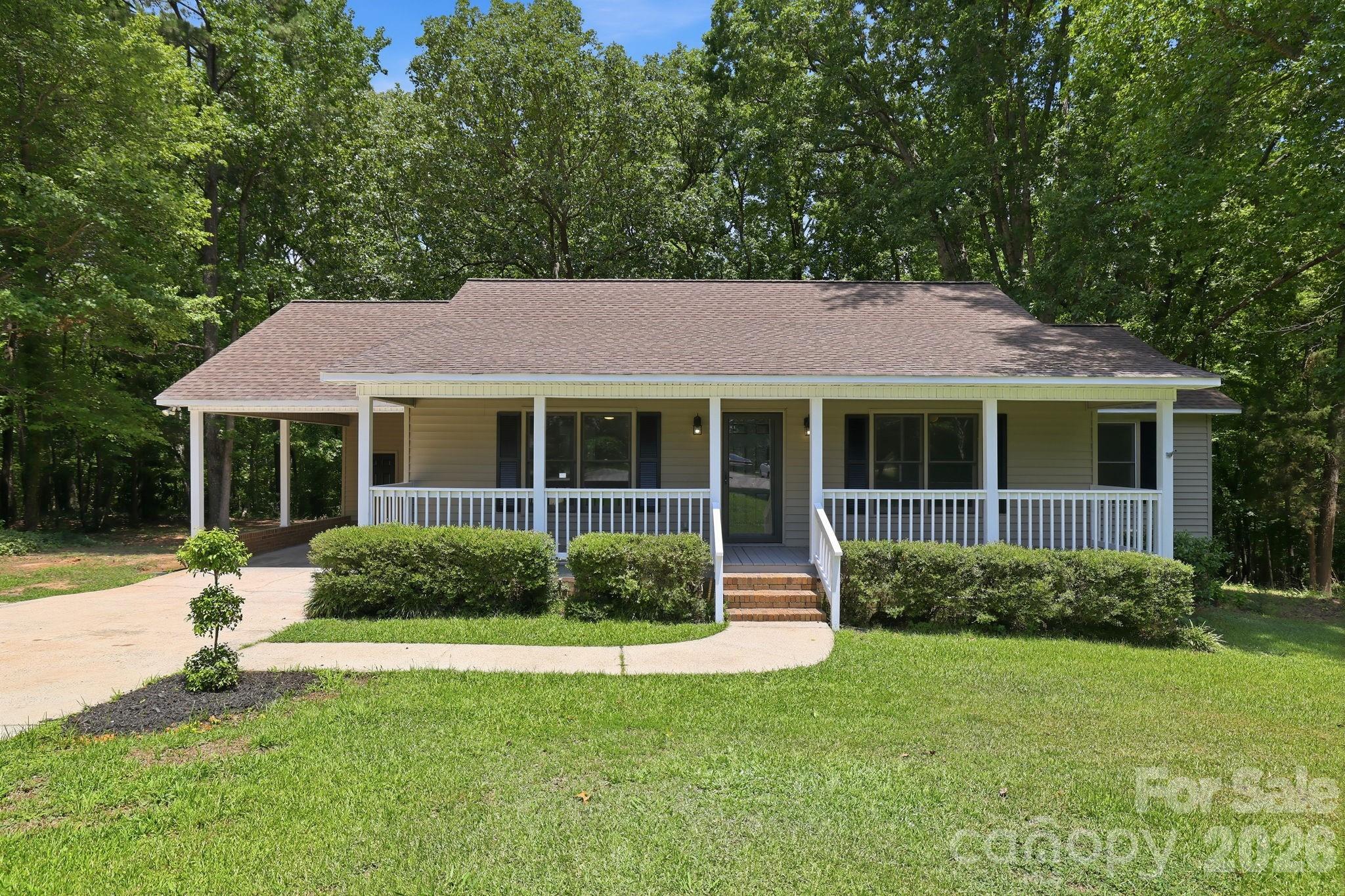 1801 Bridgewood Drive Property Photo 1