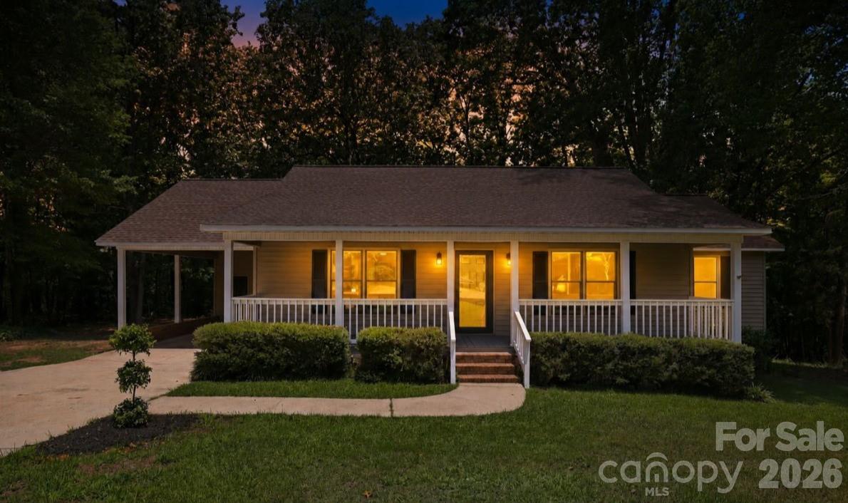 1801 Bridgewood Drive Property Photo 2