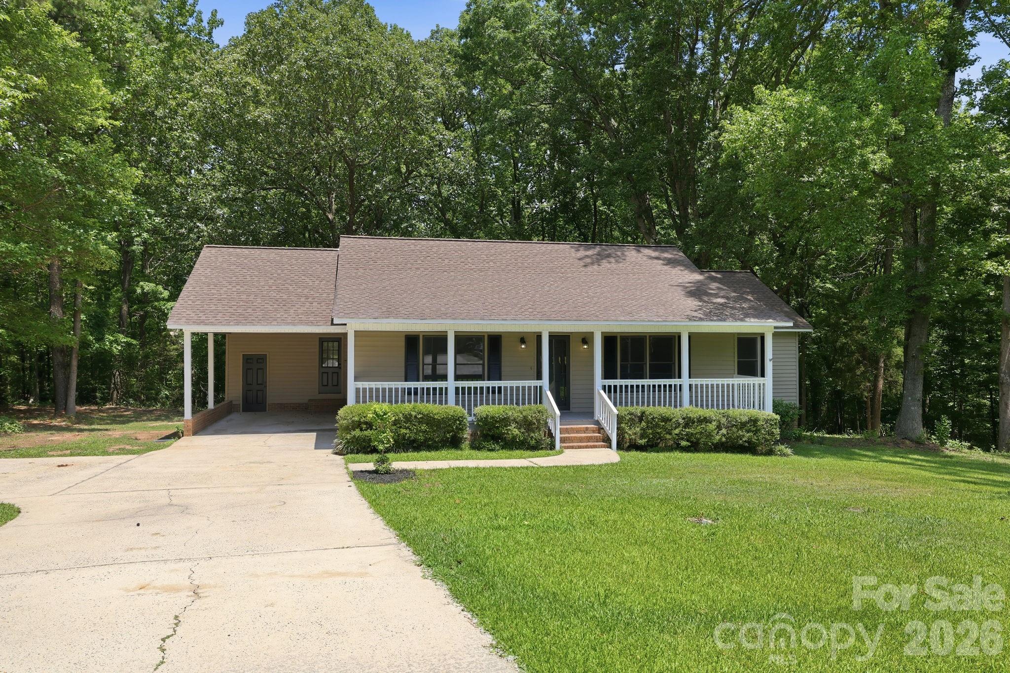 1801 Bridgewood Drive Property Photo 3