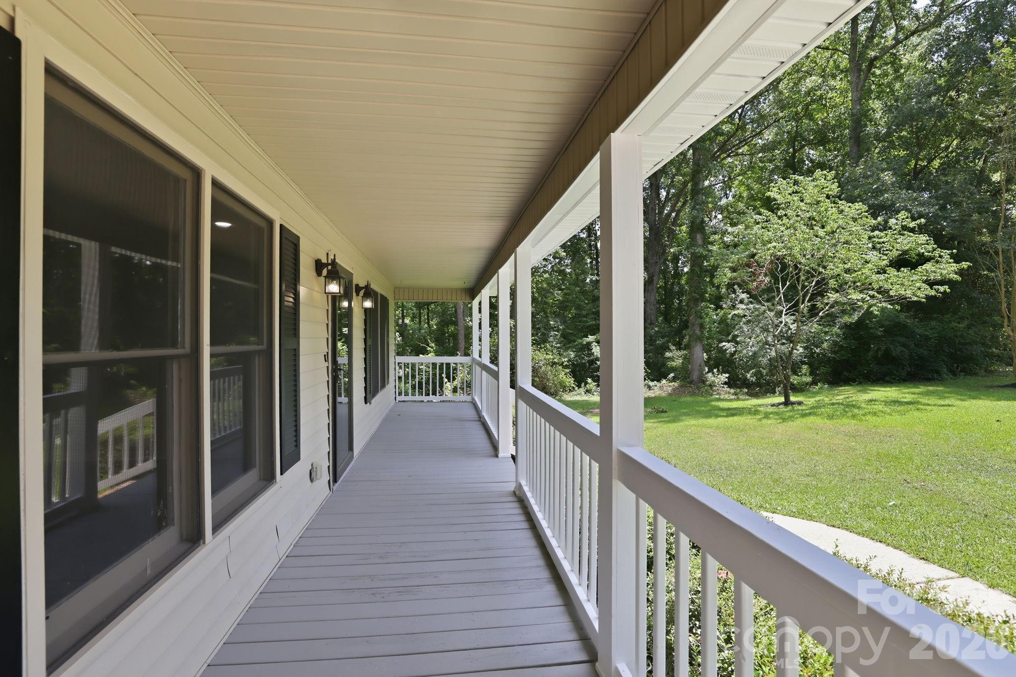 1801 Bridgewood Drive Property Photo 6