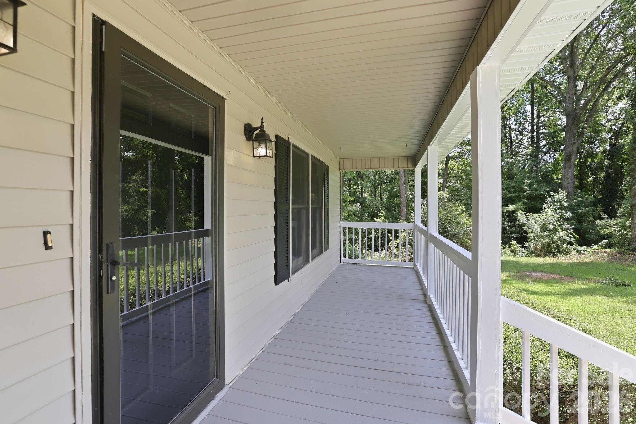 1801 Bridgewood Drive Property Photo 7