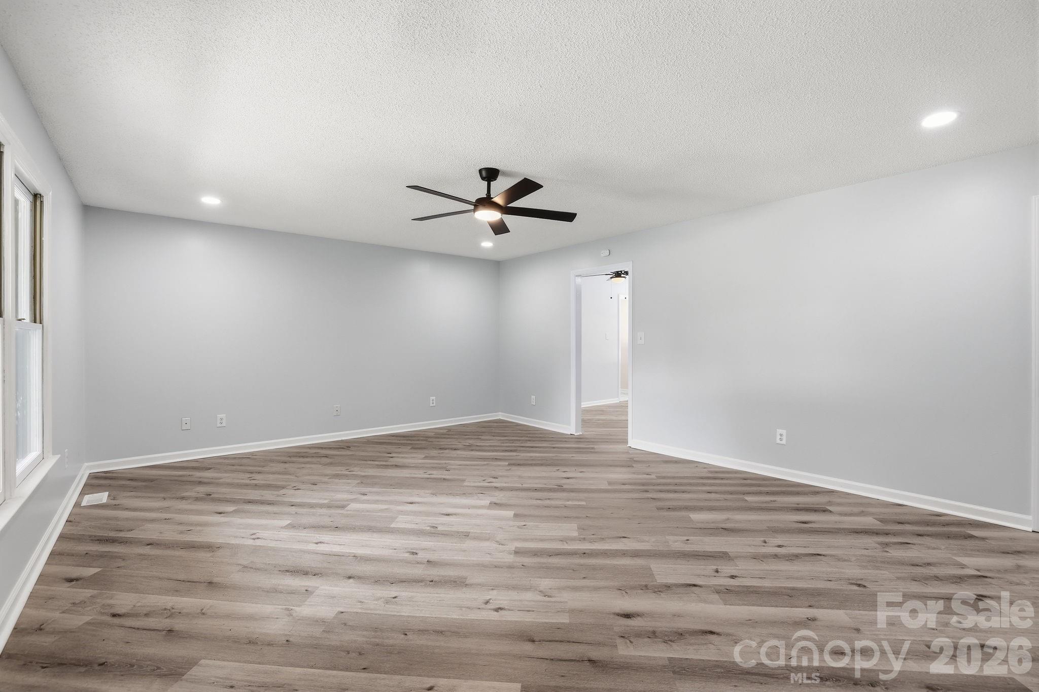 1801 Bridgewood Drive Property Photo 8