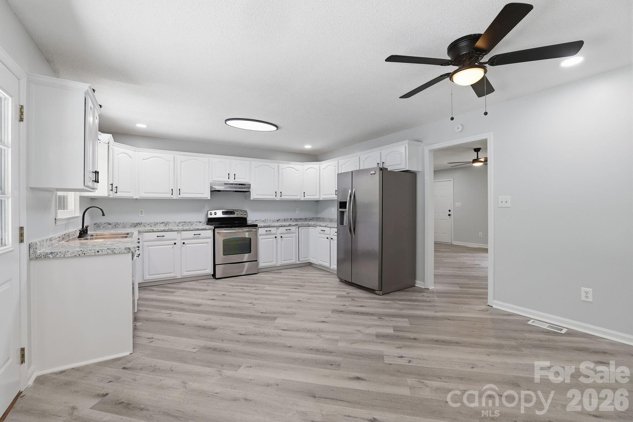 1801 Bridgewood Drive Property Photo 14