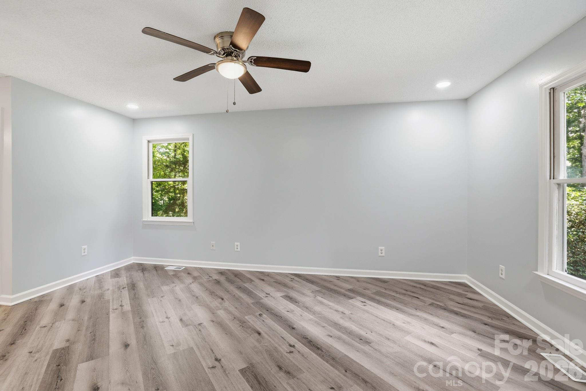 1801 Bridgewood Drive Property Photo 25