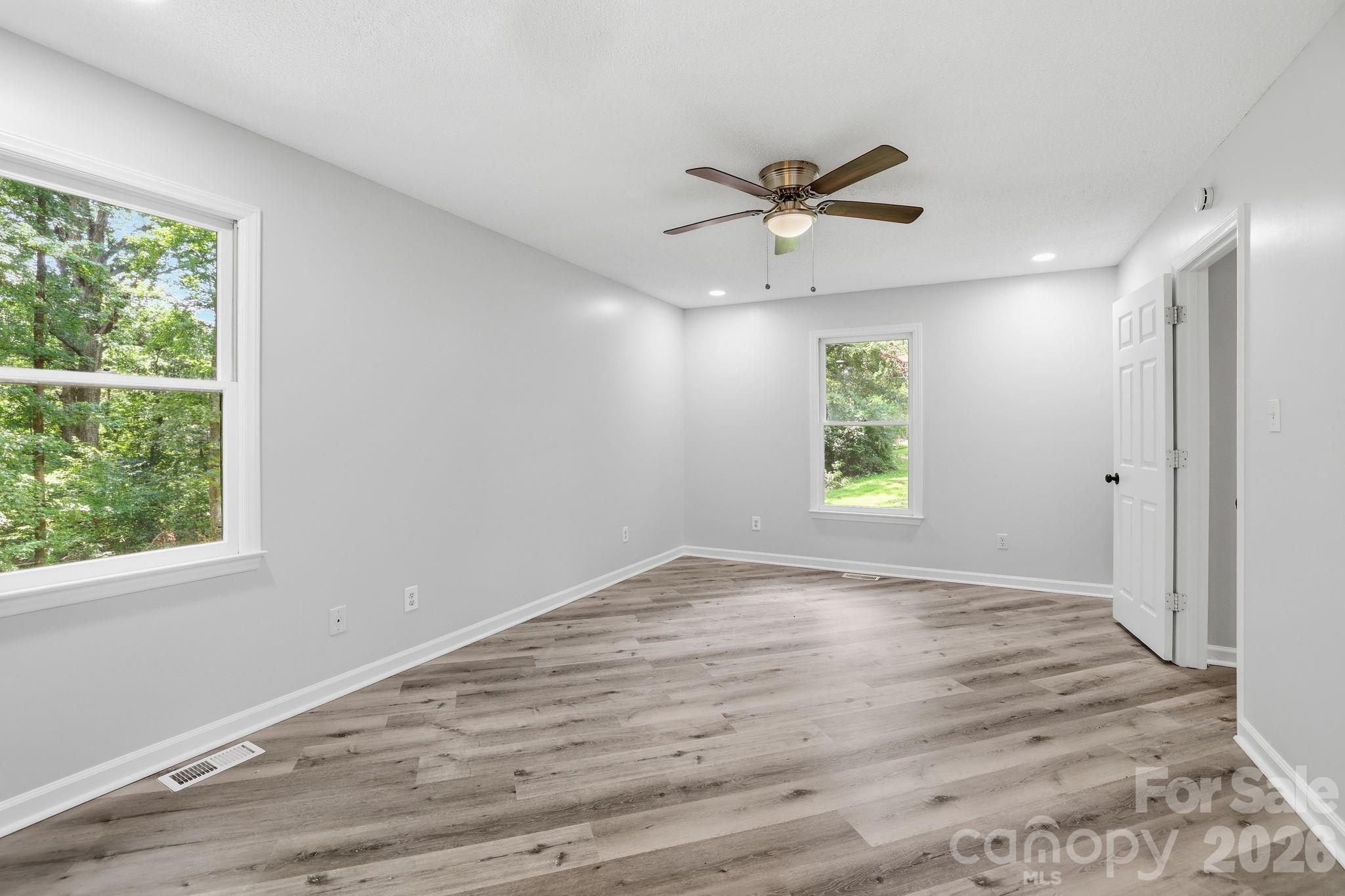 1801 Bridgewood Drive Property Photo 28