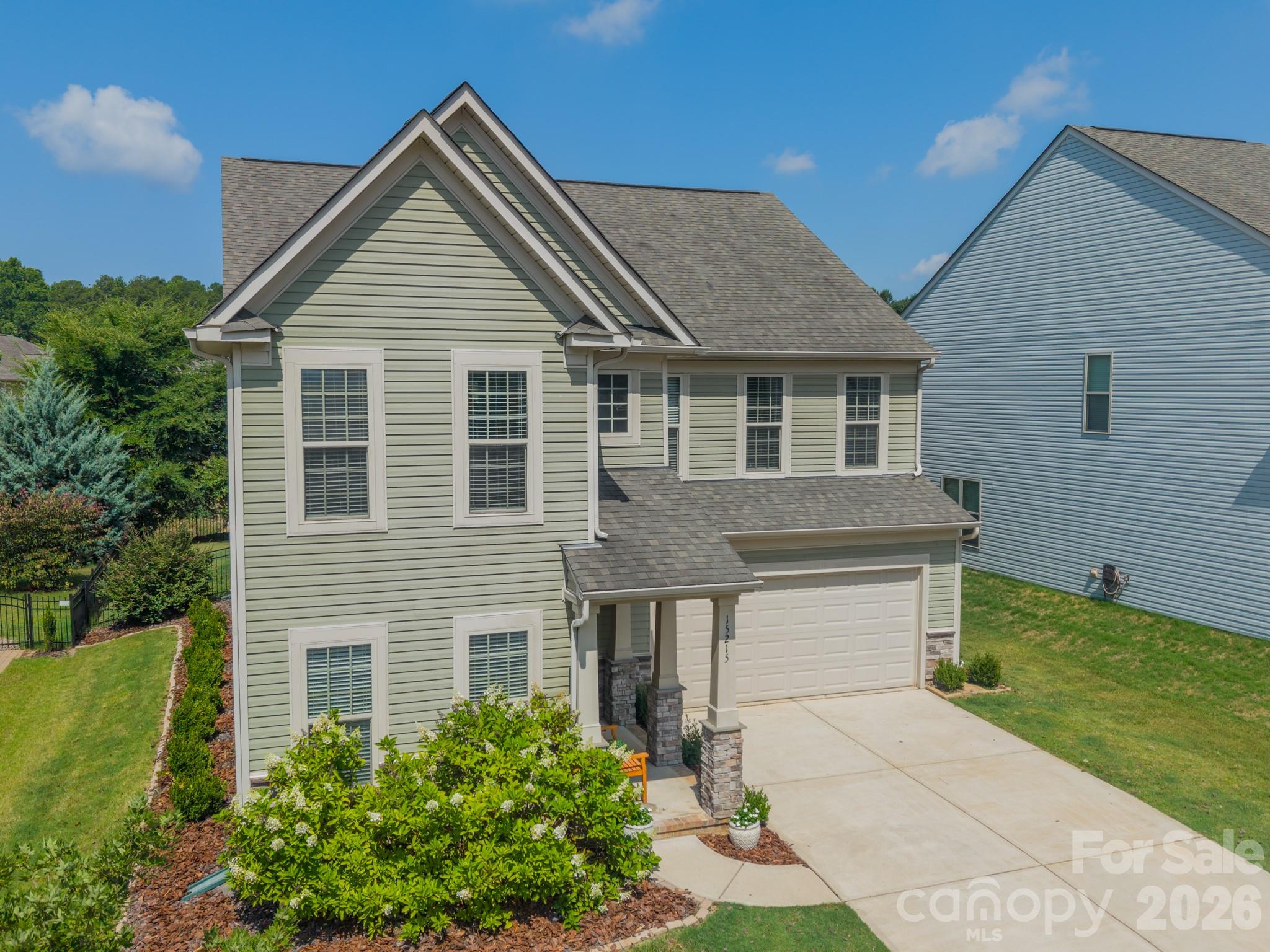 15215 Colonial Park Drive Property Photo 3
