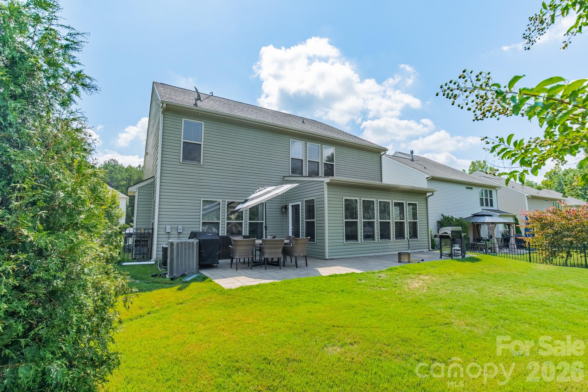 15215 Colonial Park Drive Property Photo 7