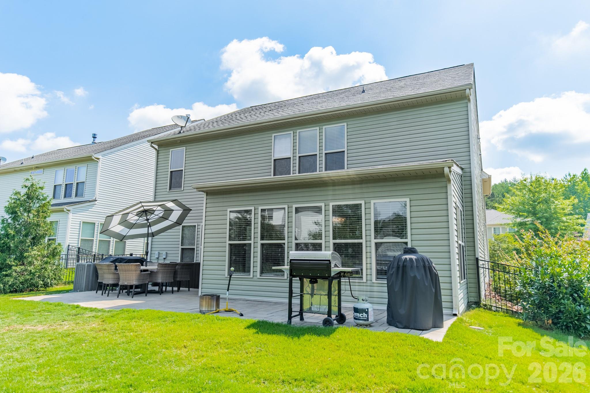 15215 Colonial Park Drive Property Photo 8