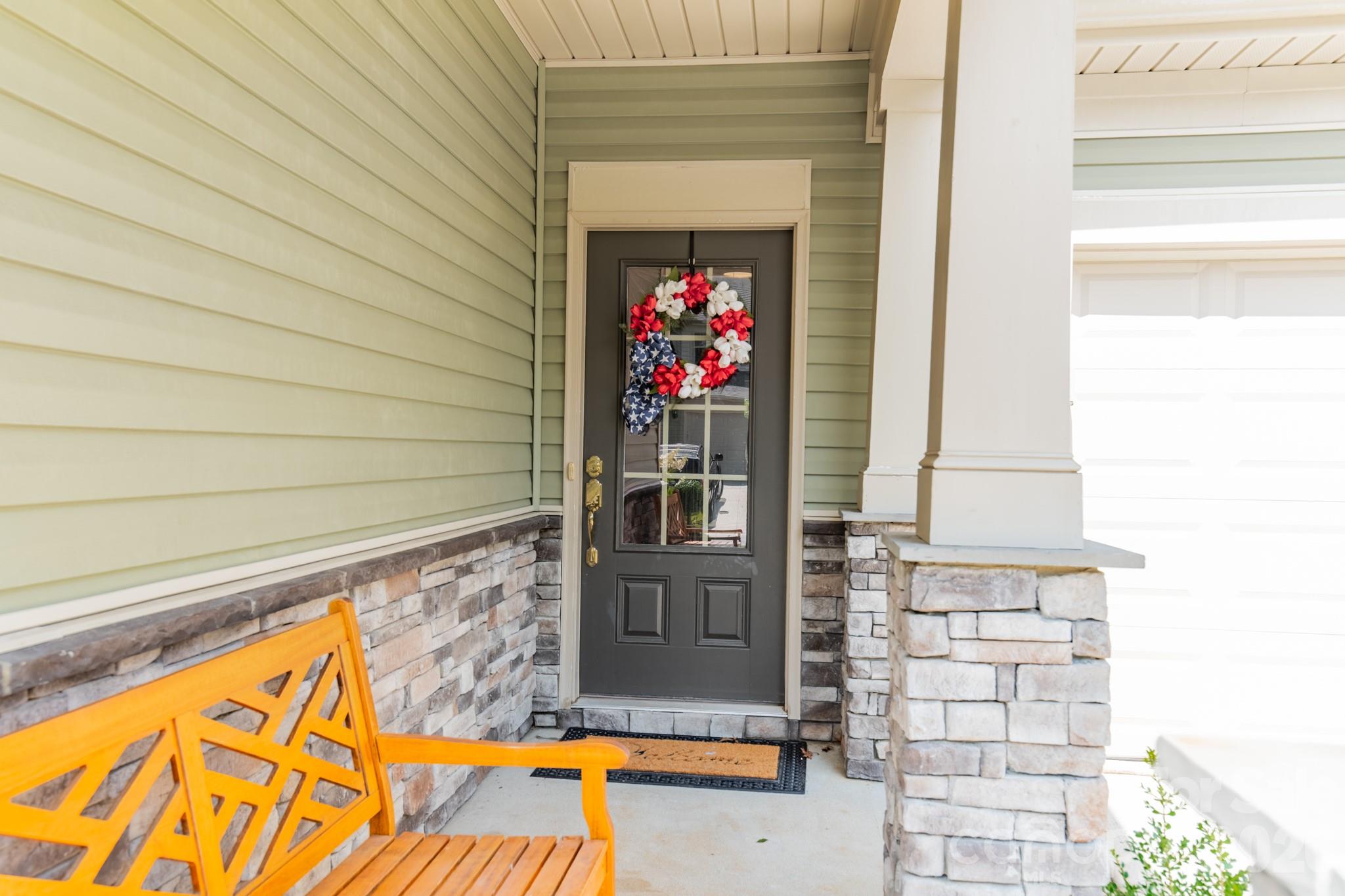 15215 Colonial Park Drive Property Photo 9