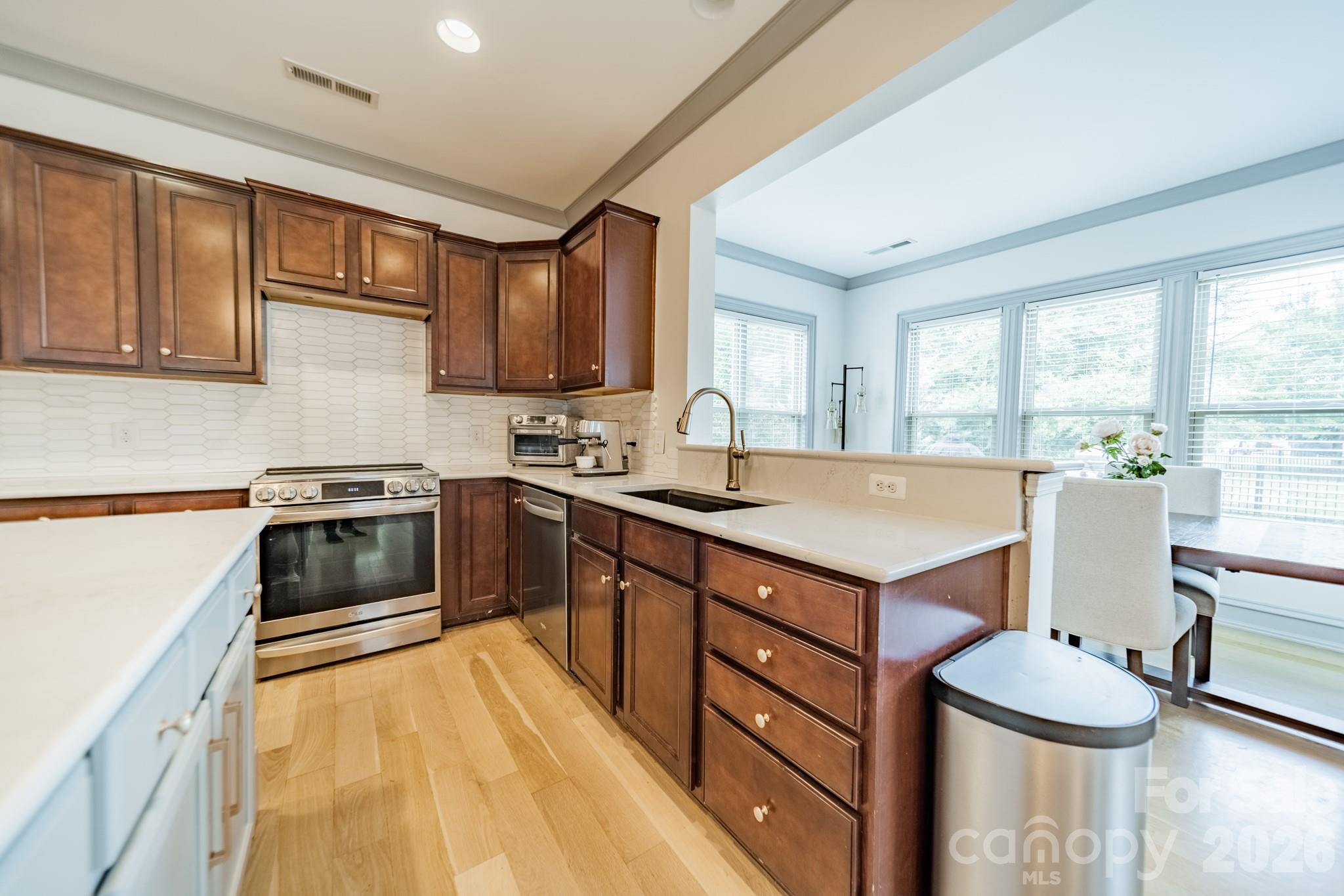 15215 Colonial Park Drive Property Photo 22