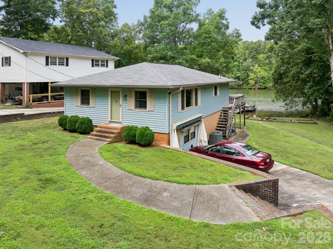 9781 Pine Tree Road Property Photo 9