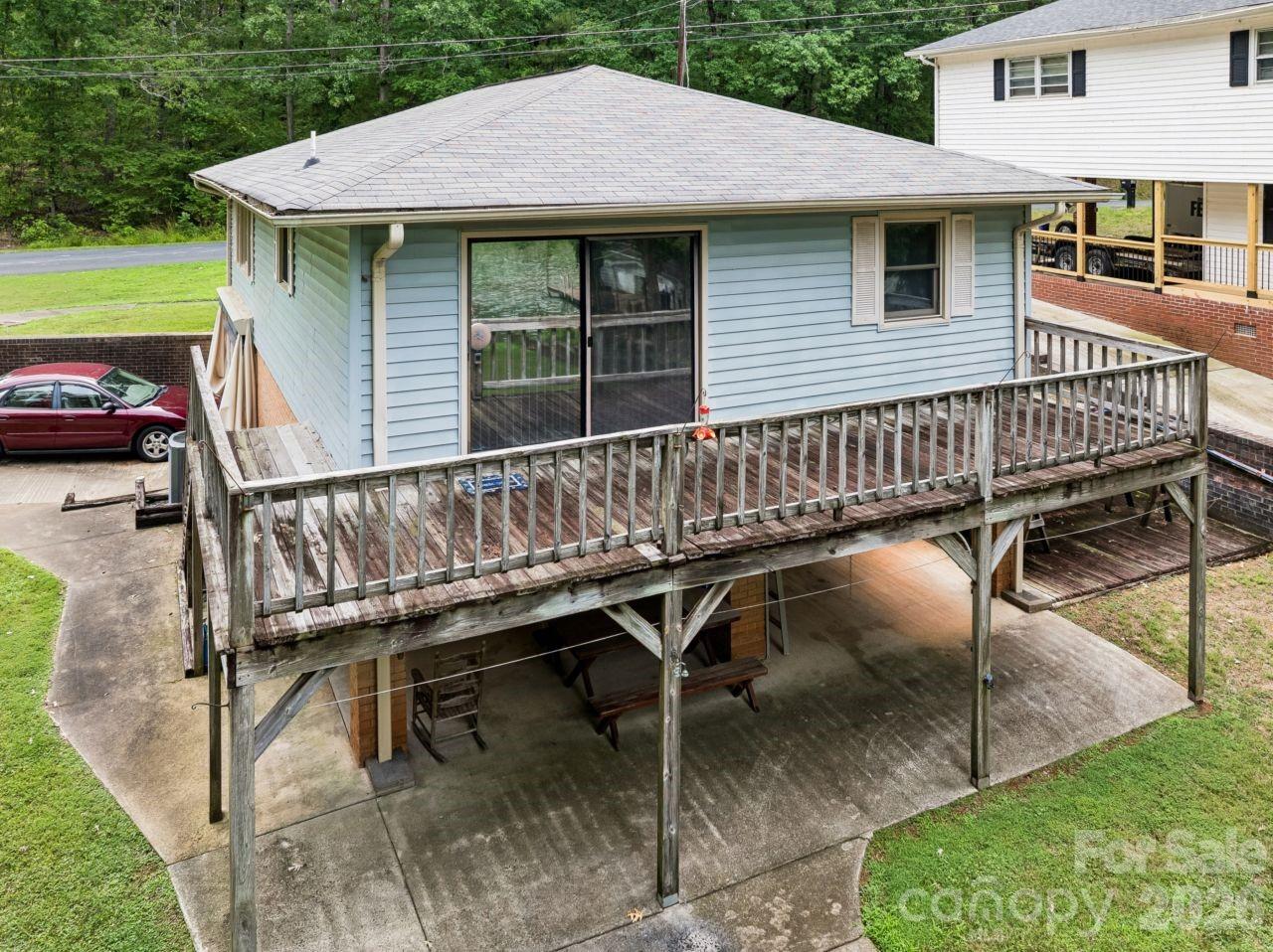 9781 Pine Tree Road Property Photo 11