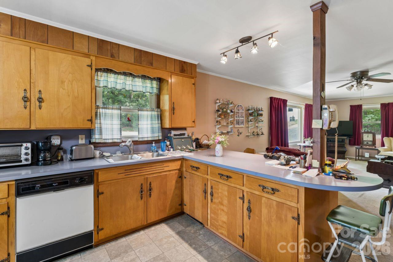 9781 Pine Tree Road Property Photo 27