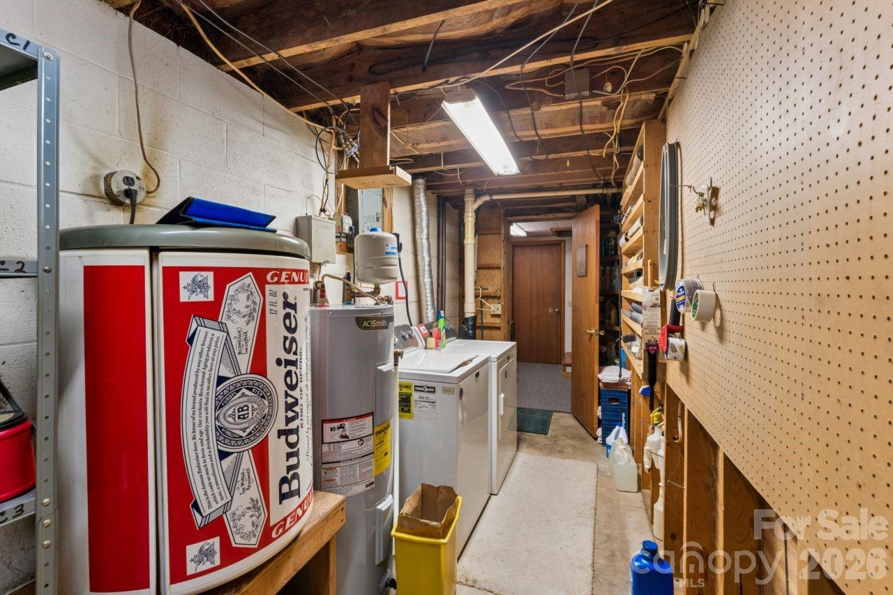 9781 Pine Tree Road Property Photo 38