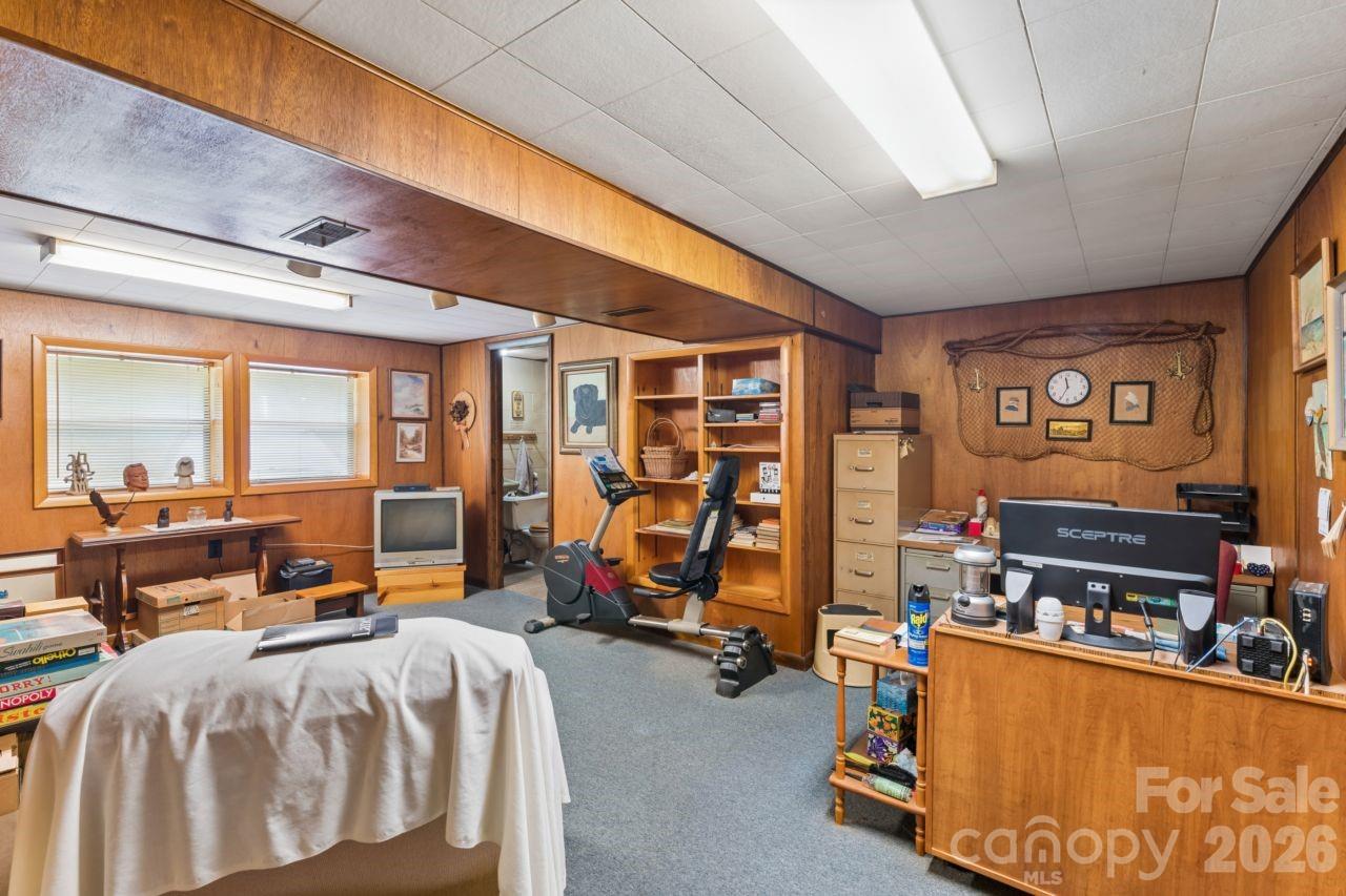 9781 Pine Tree Road Property Photo 39