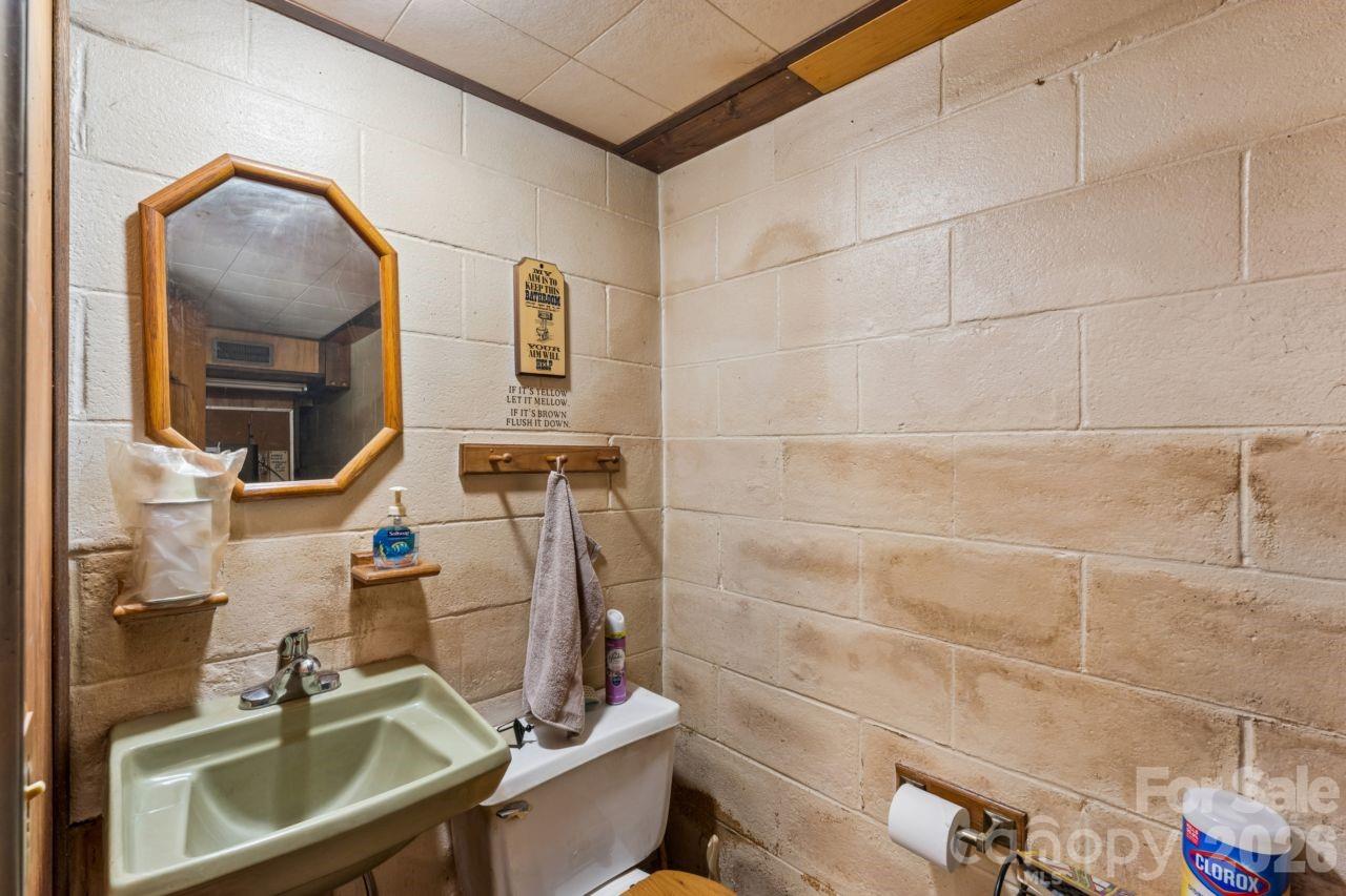 9781 Pine Tree Road Property Photo 41