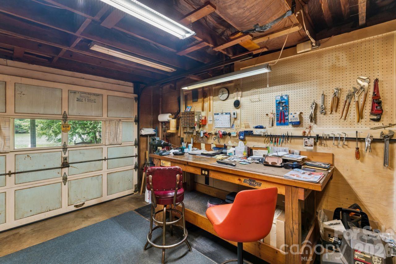 9781 Pine Tree Road Property Photo 44