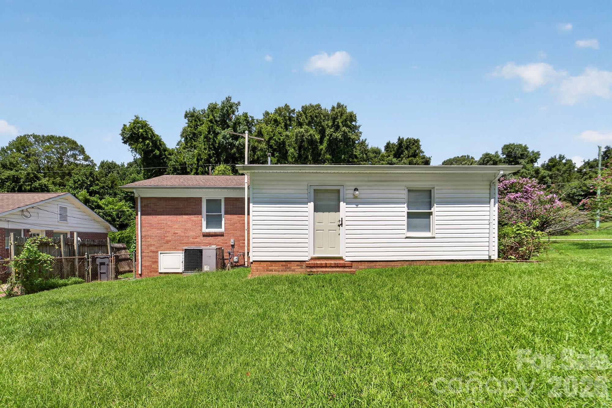 4723 Northaven Drive Property Photo 5
