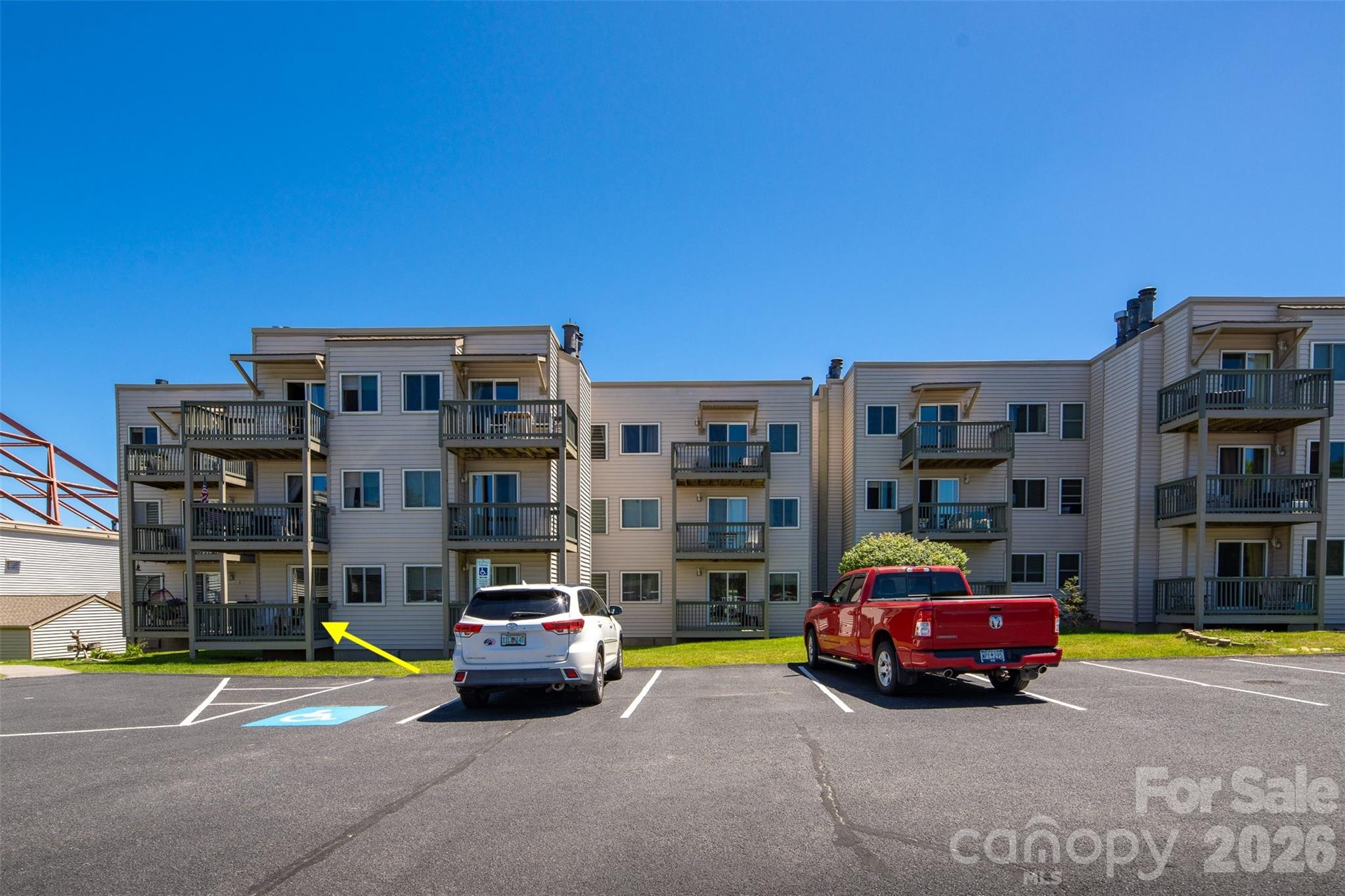 301 Pinnacle Inn Road 1110 Property Photo 4