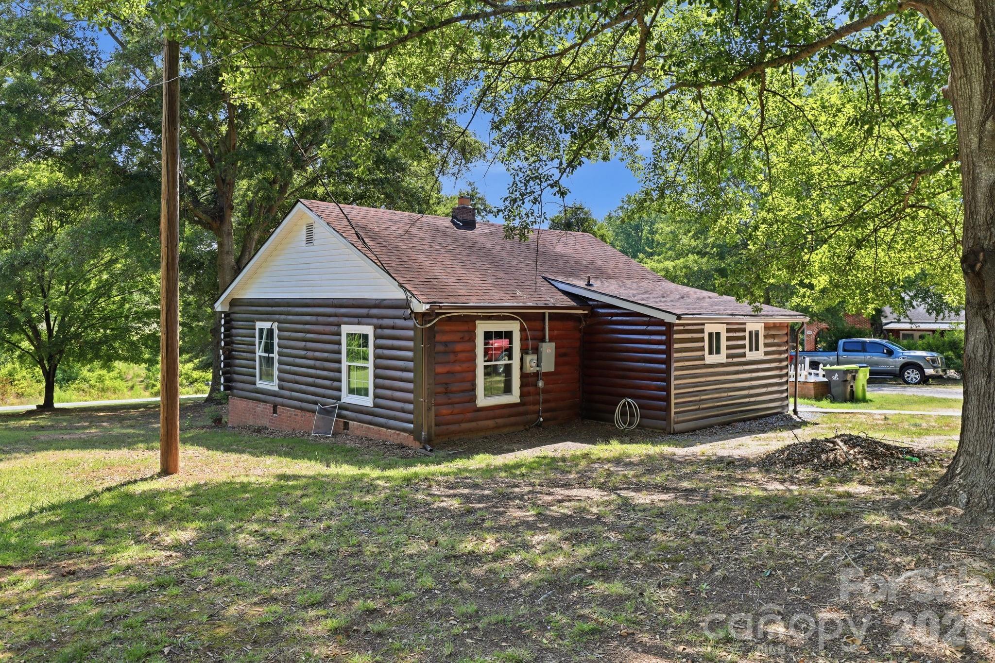 114 Beacon Hill Property Photo 3