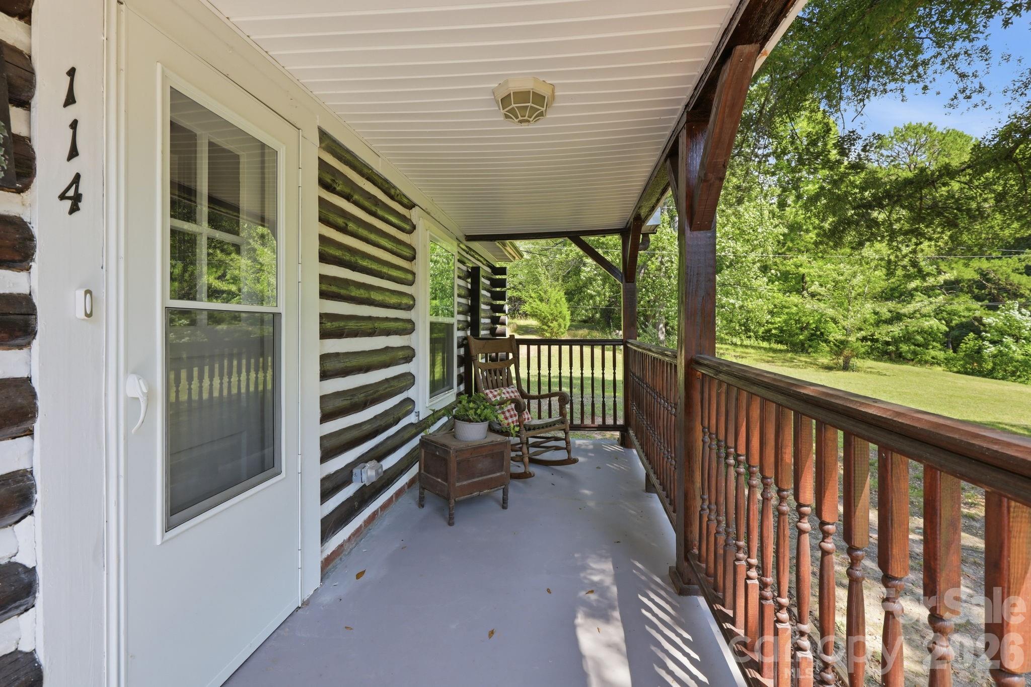 114 Beacon Hill Property Photo 4