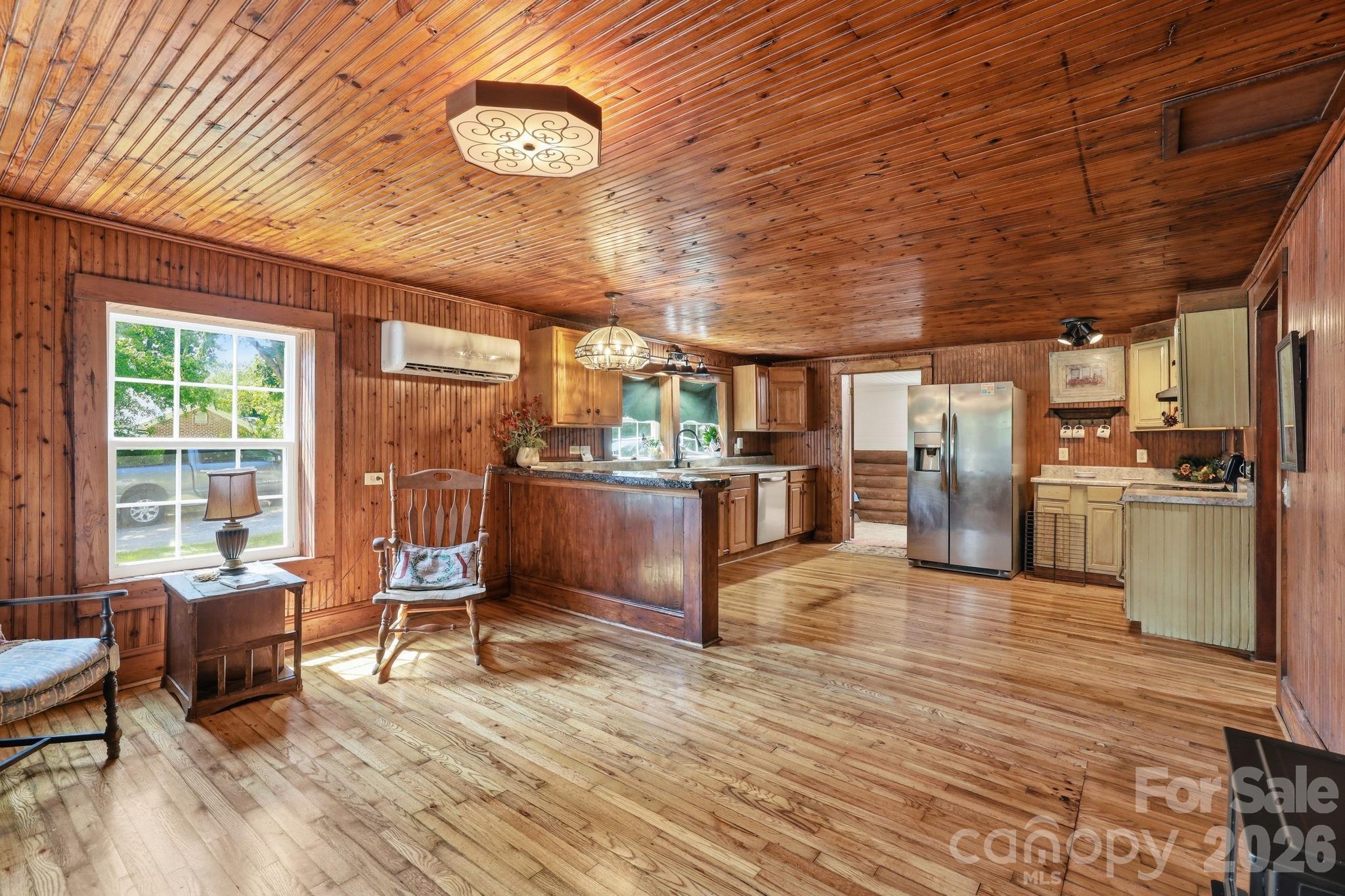 114 Beacon Hill Property Photo 9