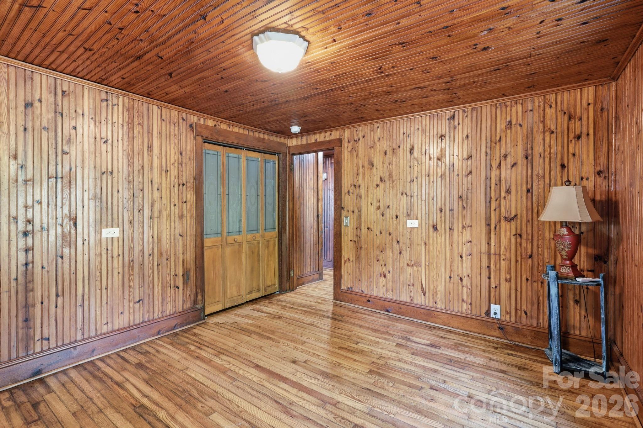 114 Beacon Hill Property Photo 15