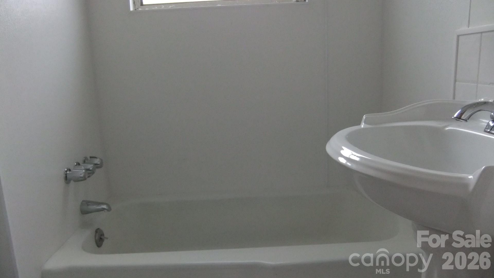 1631 & 1629 Harris Road Property Photo 4
