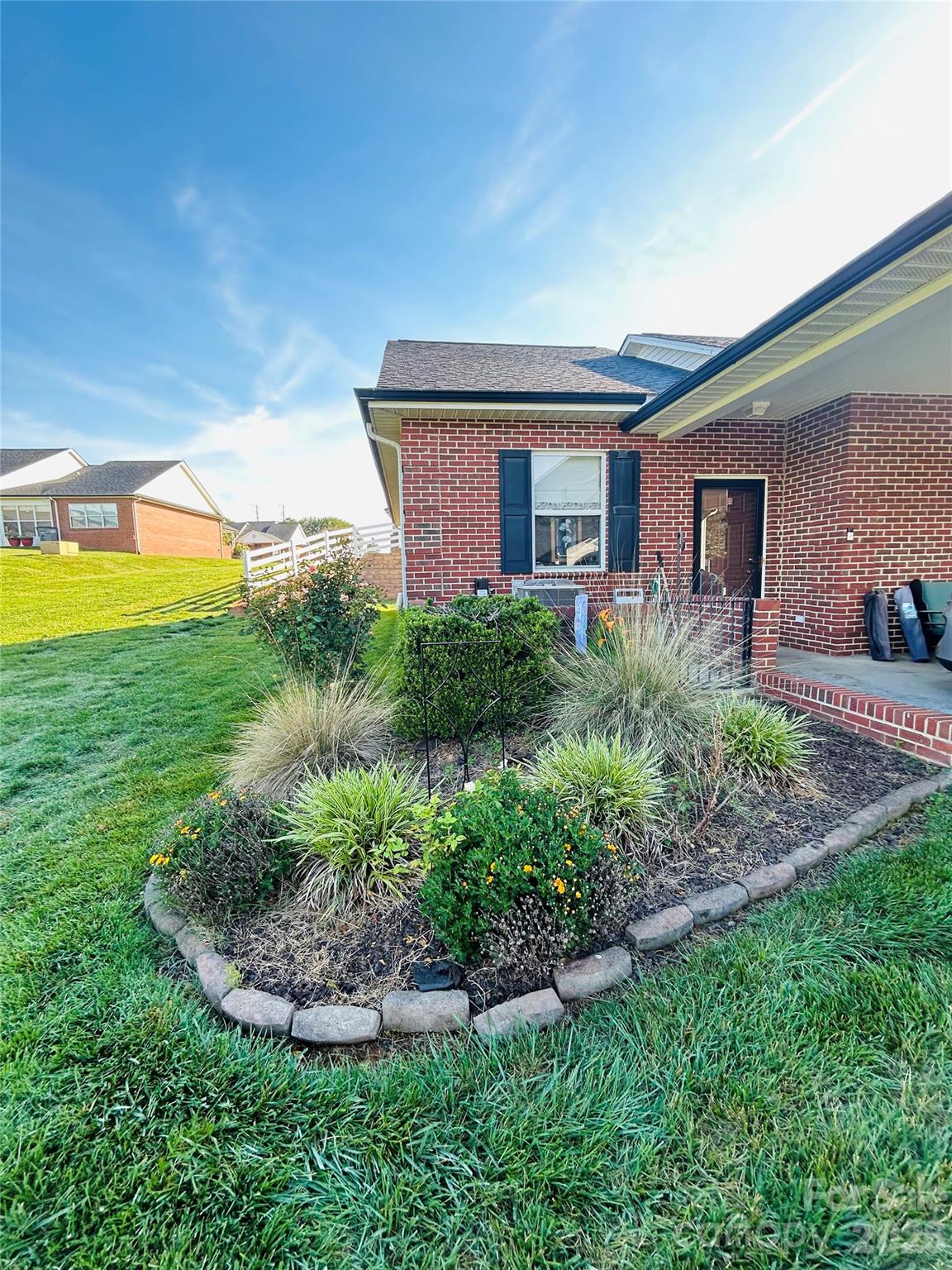 6277 Iris Court Property Photo 2