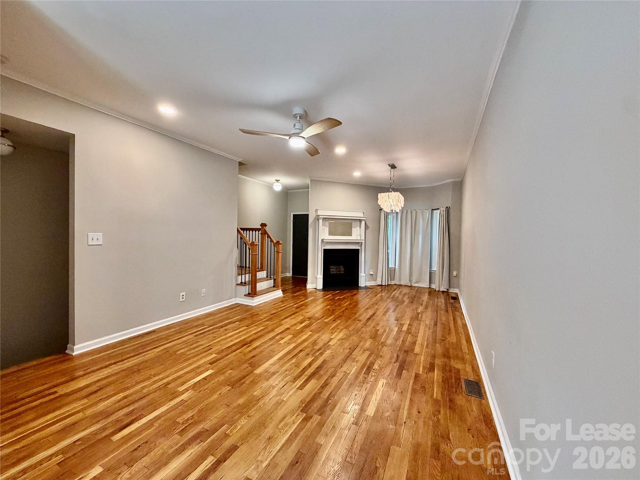 312 W 10th Street Property Photo 8