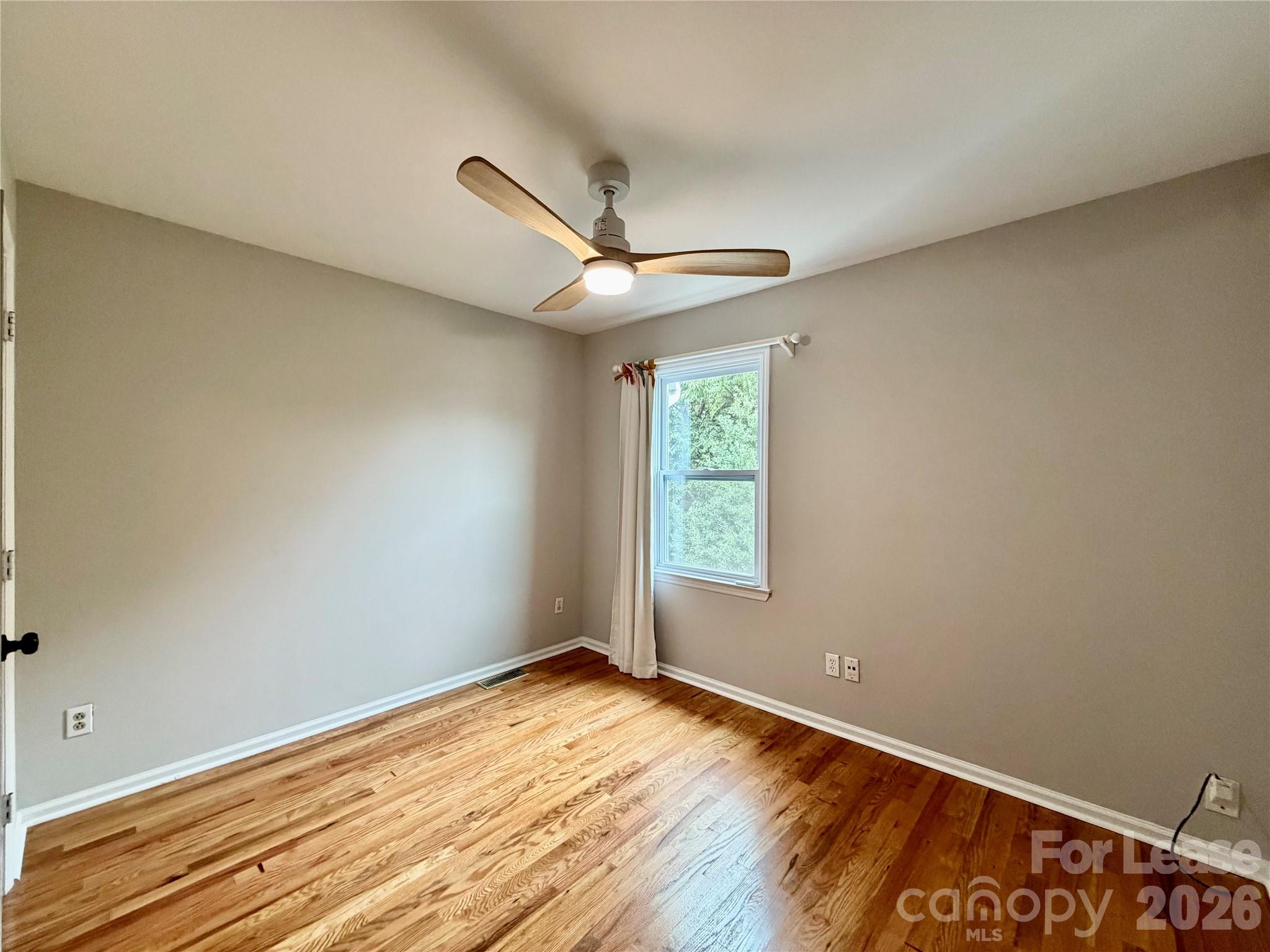 312 W 10th Street Property Photo 14