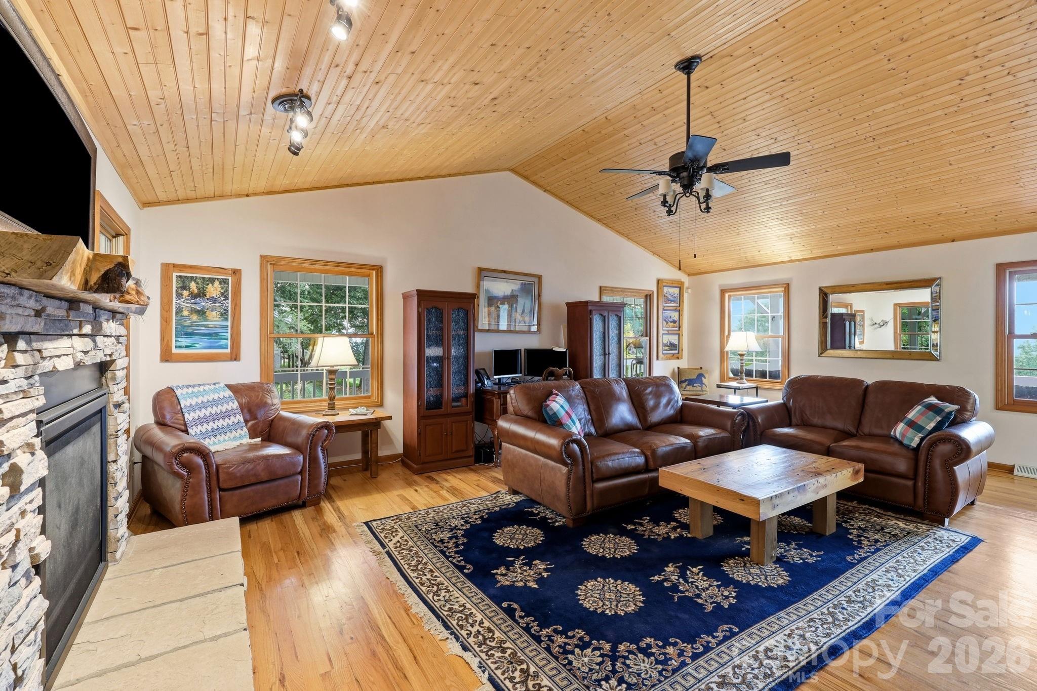 241 Alta Vista Drive Property Photo 4