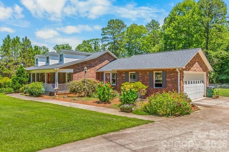3800 Cauble Road Property Photo 1