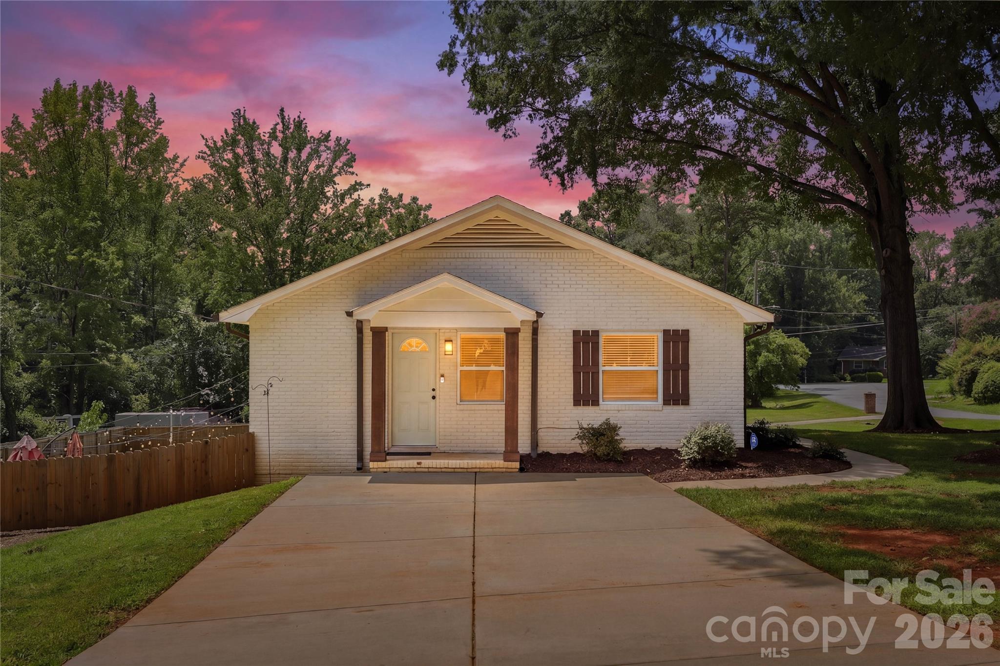 1301 Manchester Lane Property Photo 4