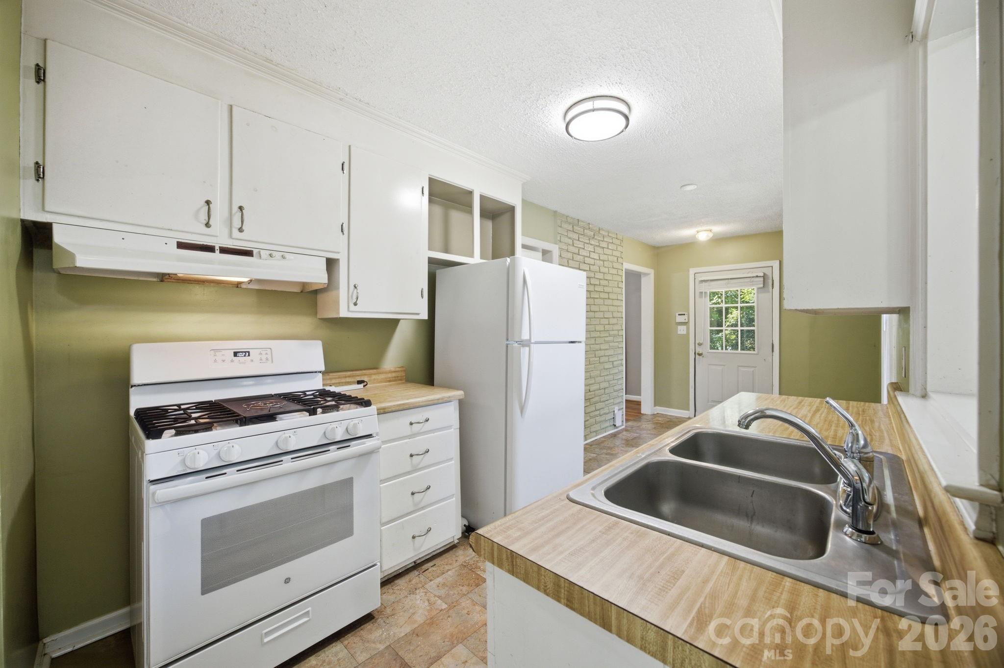 3129 Iredell Drive Property Photo 9