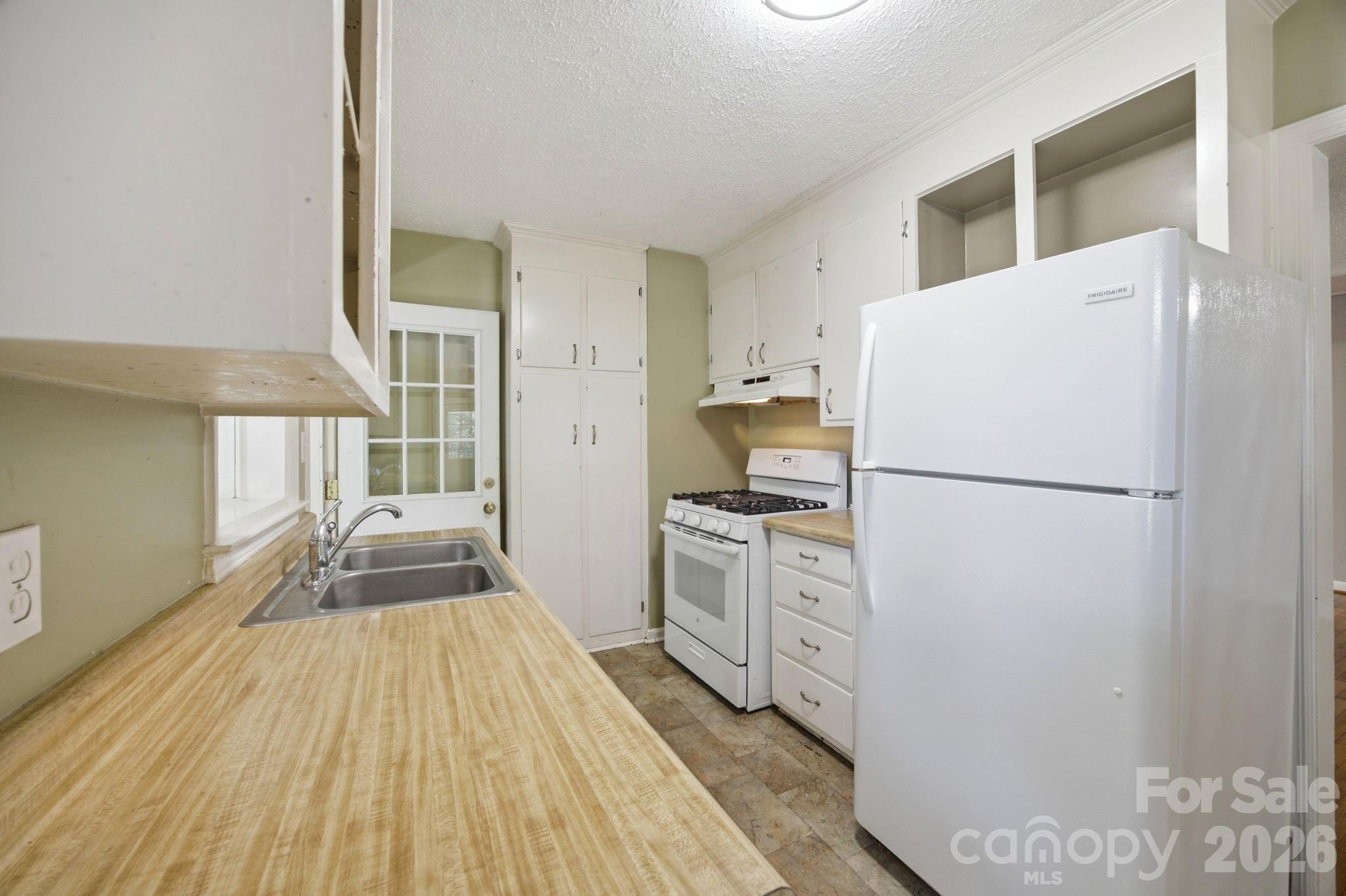 3129 Iredell Drive Property Photo 10