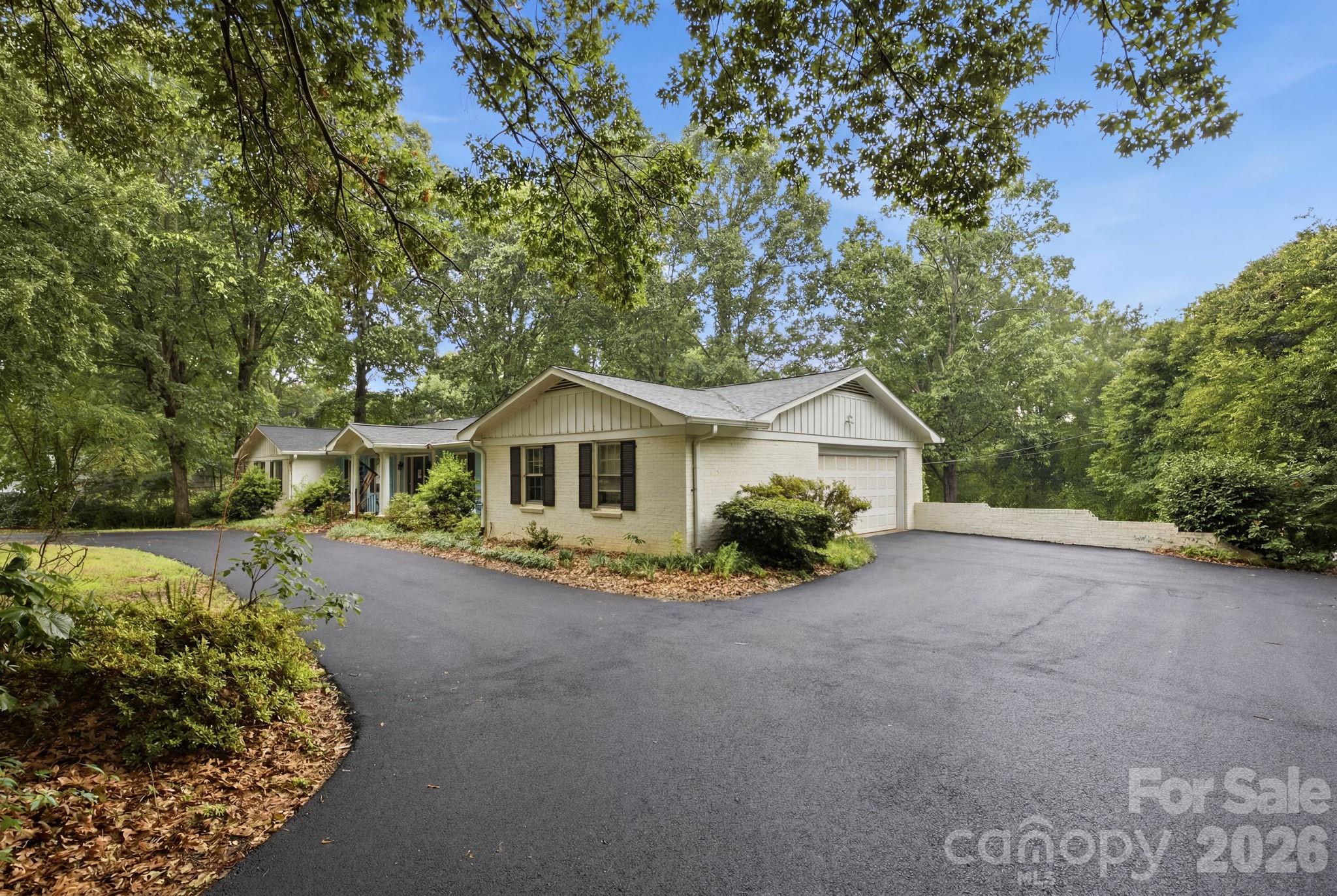 108 Augusta Drive Property Photo 3