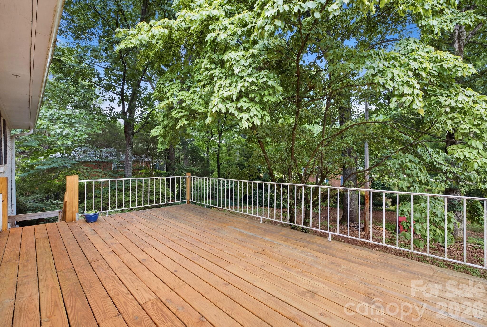 108 Augusta Drive Property Photo 30