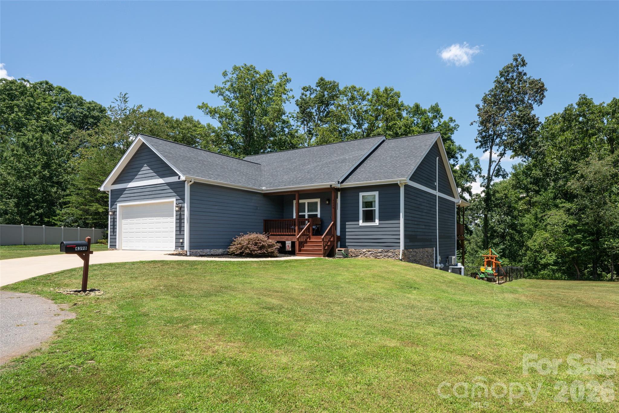 4398 Belmont Drive Property Photo 4