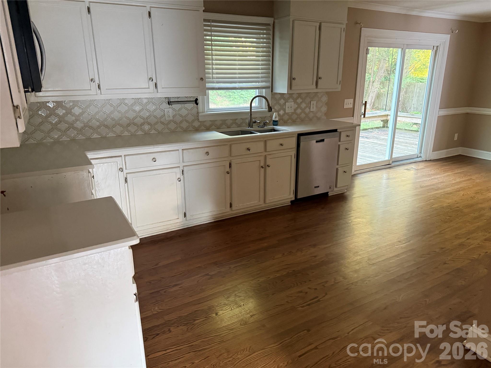 2960 8th Street Court Property Photo 6