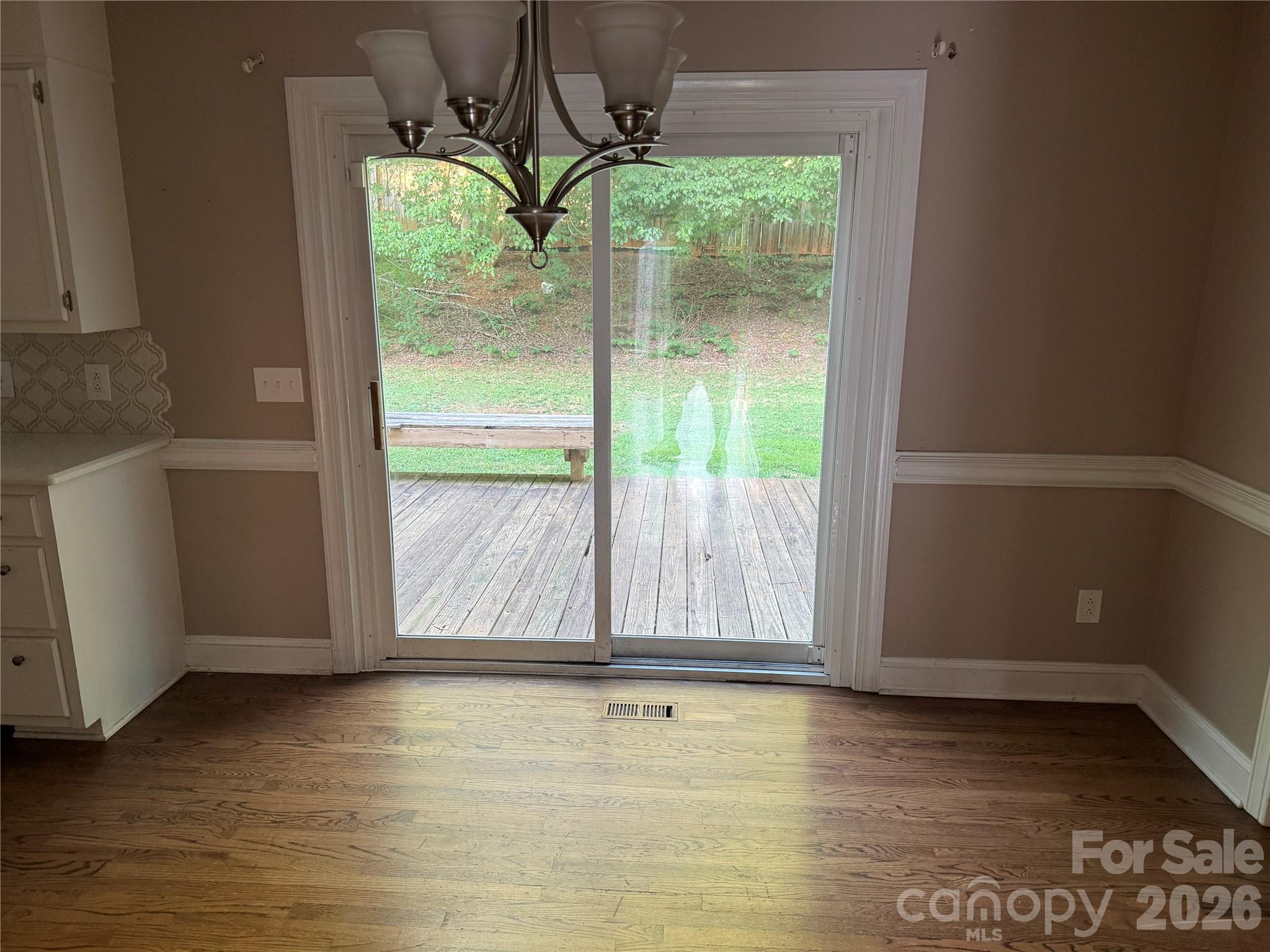 2960 8th Street Court Property Photo 7