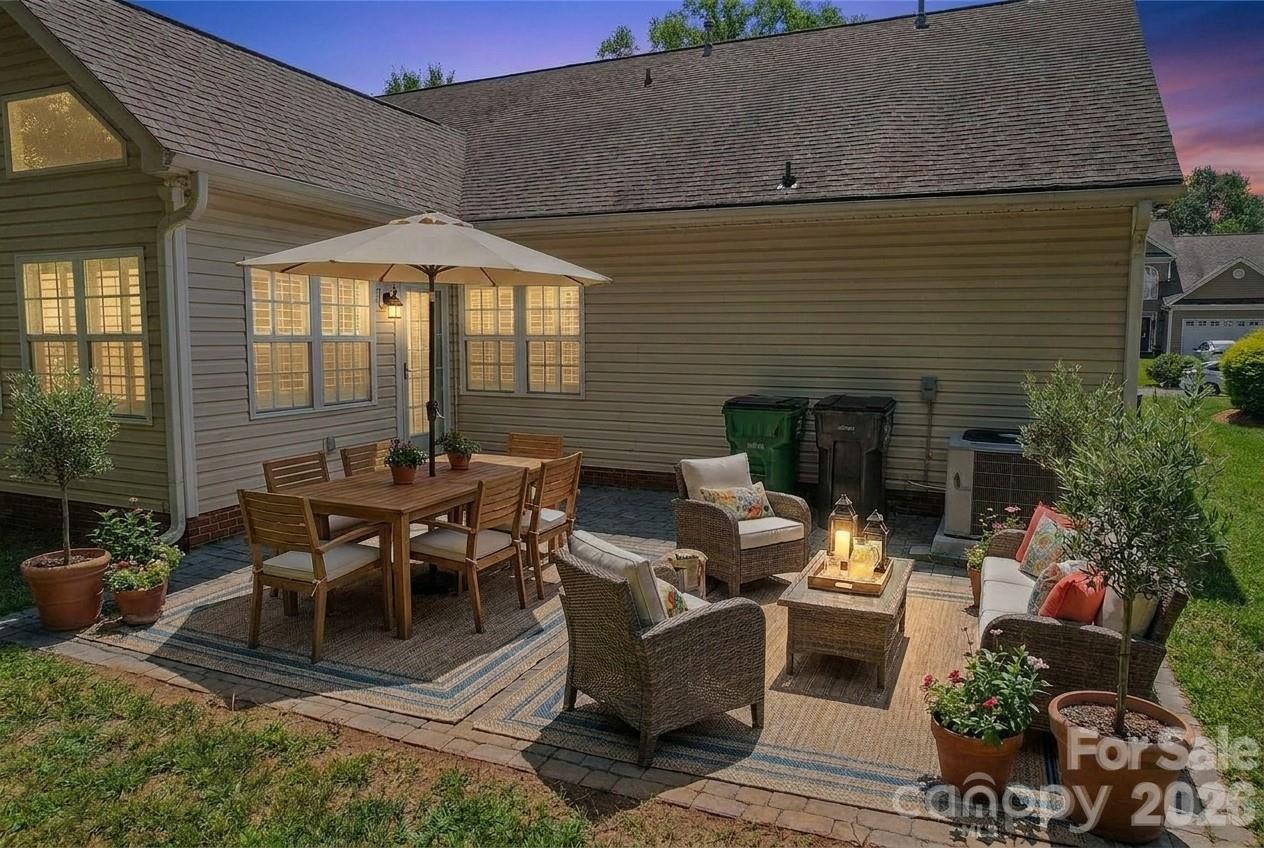 10906 Chamberlain Hall Court Property Photo 33