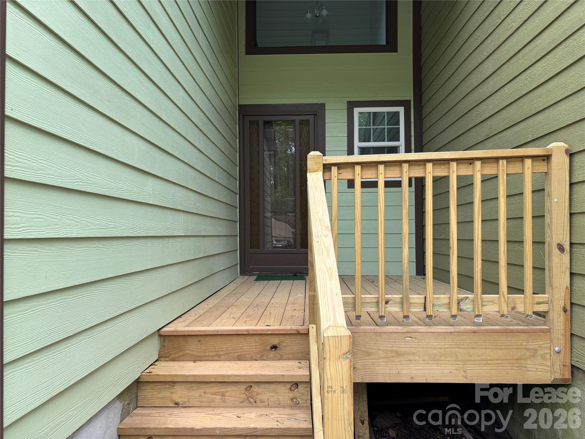 6211 Spanish Oak Road Property Photo 2