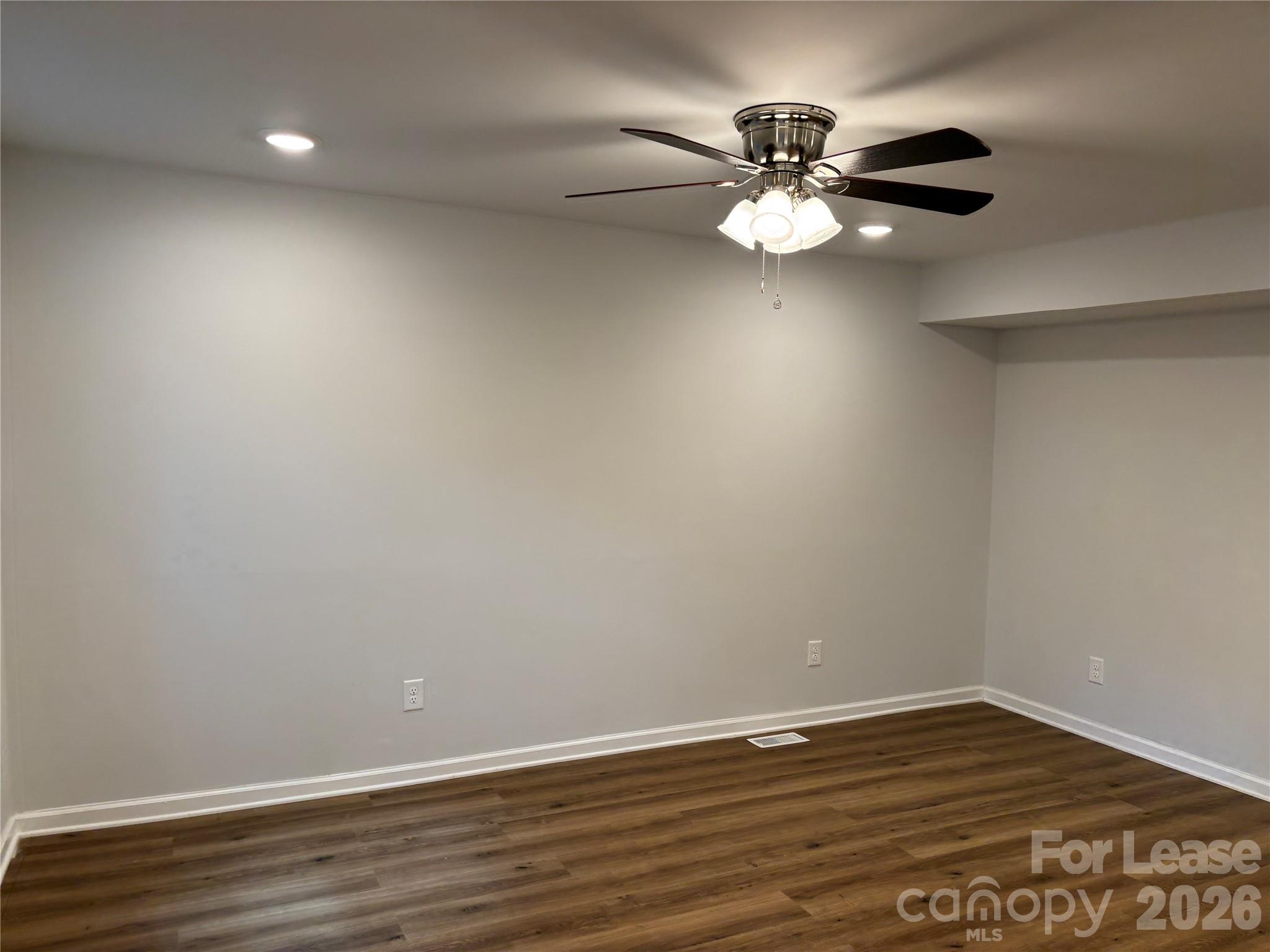 6211 Spanish Oak Road Property Photo 4
