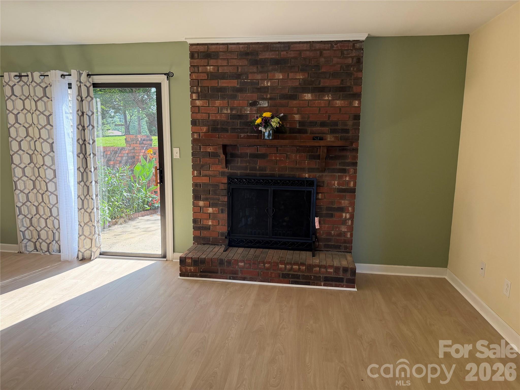 2705 N Center Street 46 Property Photo 8