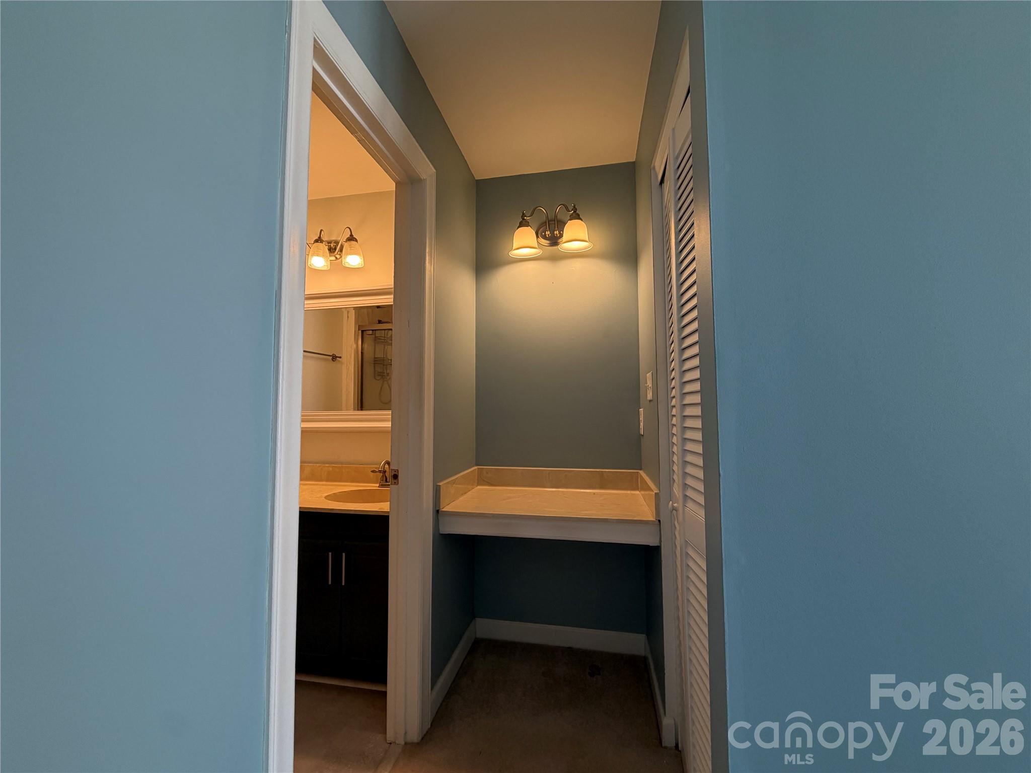2705 N Center Street 46 Property Photo 15