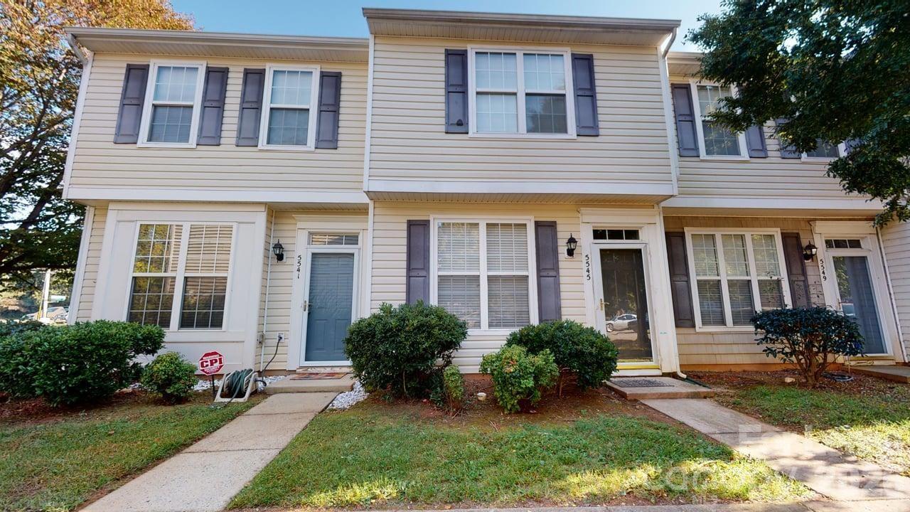 5545 Seths Drive Property Photo 1