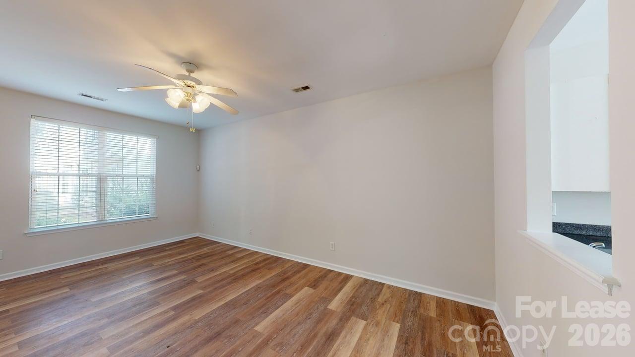 5545 Seths Drive Property Photo 3
