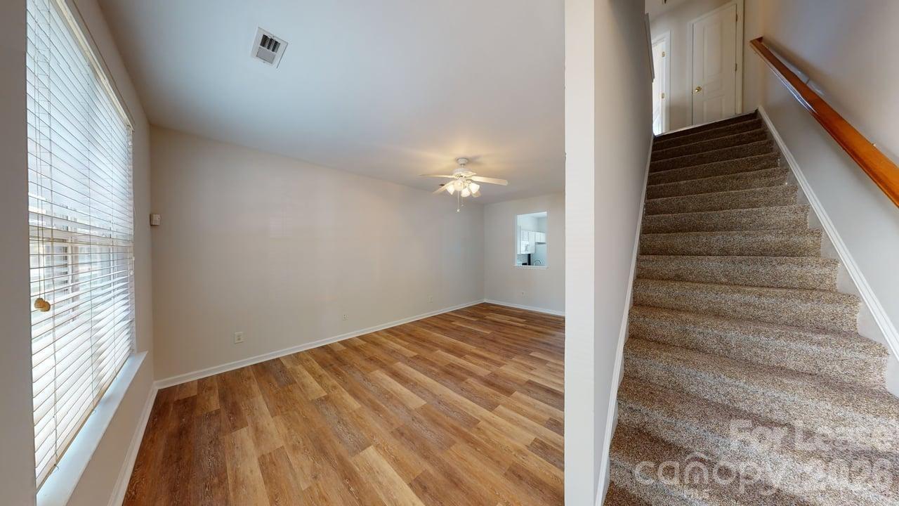 5545 Seths Drive Property Photo 7